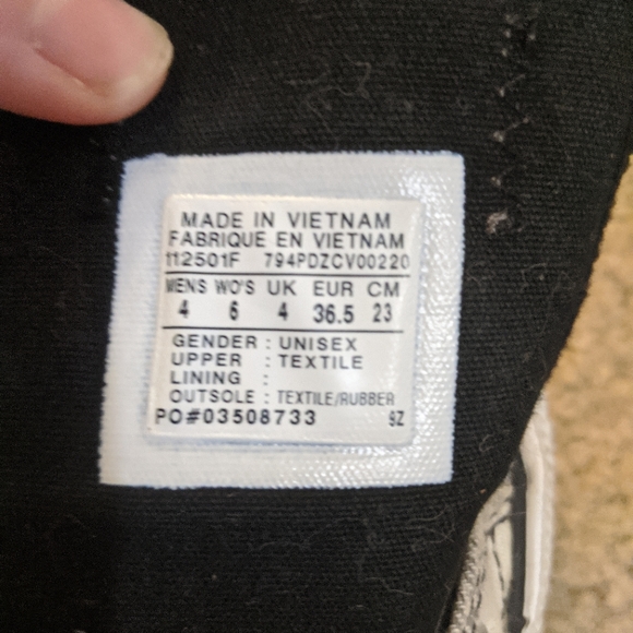 Converse - Picture 2 of 3